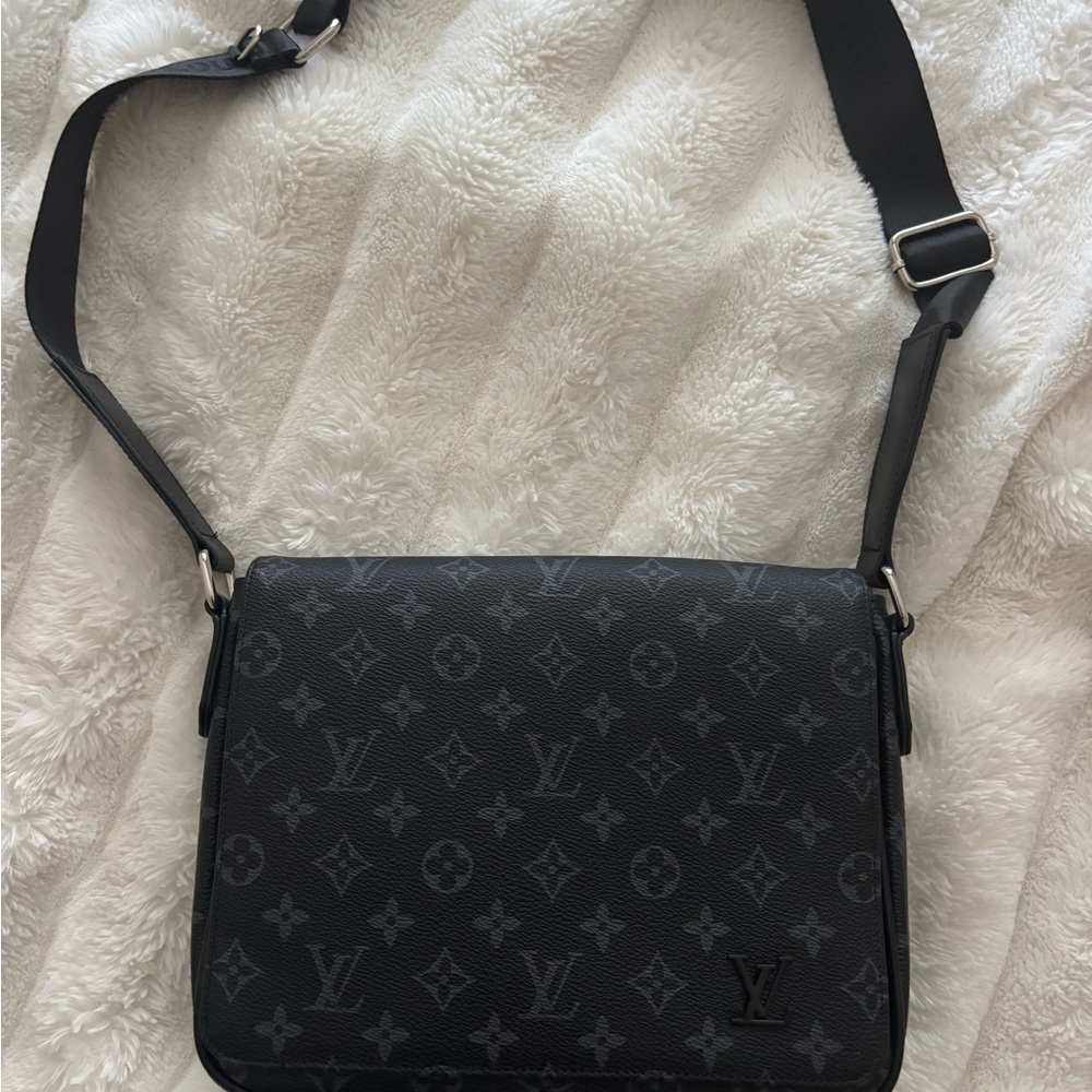 Louis Vuitton Black Interior Detail